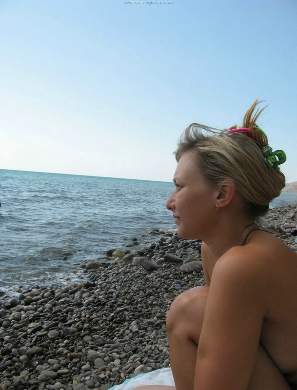 Эротические снимки отдыхающих дикарями девушек на море - секс порно фото
